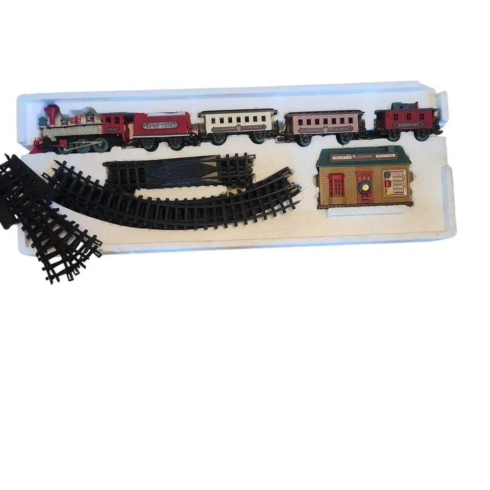 New Bright Bedford Falls Express Christmas Train Set  Sound 1995 Vintage
